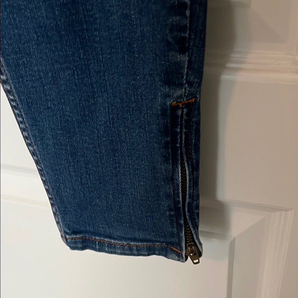 Guess High Rise Blue Jeans with Tapered Zippered Leg - Picture 7 of 16
